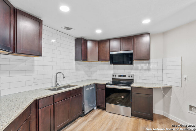 Image 11 of 37 For 8127 Sunshine Trail Dr