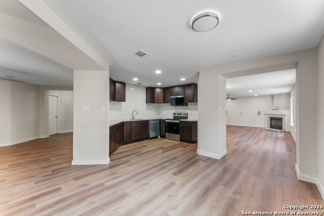 Image 14 of 37 For 8127 Sunshine Trail Dr