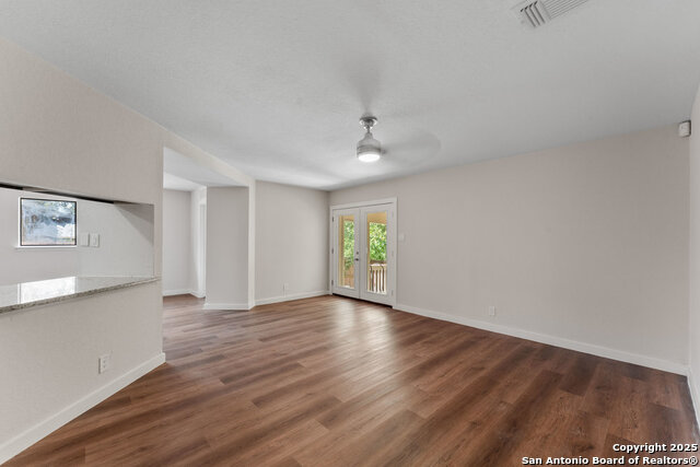 Image 17 of 37 For 8127 Sunshine Trail Dr