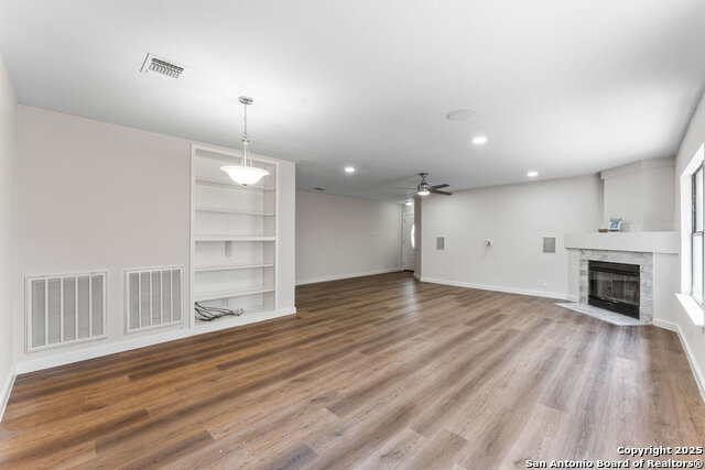 Image 5 of 37 For 8127 Sunshine Trail Dr