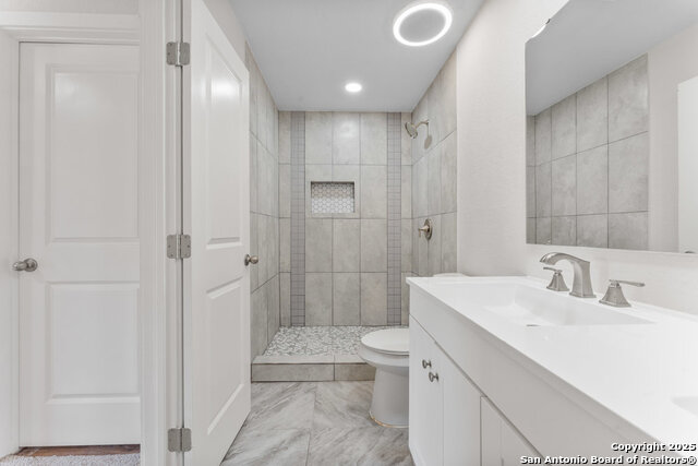 Image 9 of 37 For 8127 Sunshine Trail Dr