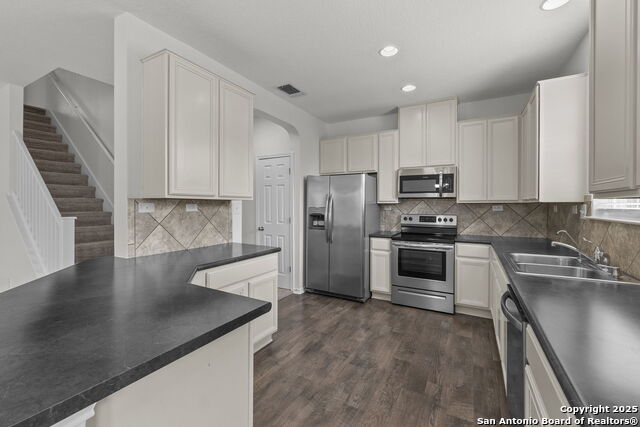 Image 10 of 37 For 3917 Legend Pond