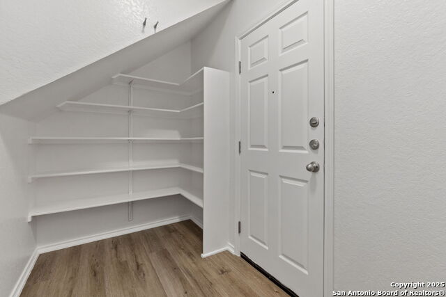 Image 28 of 37 For 3917 Legend Pond