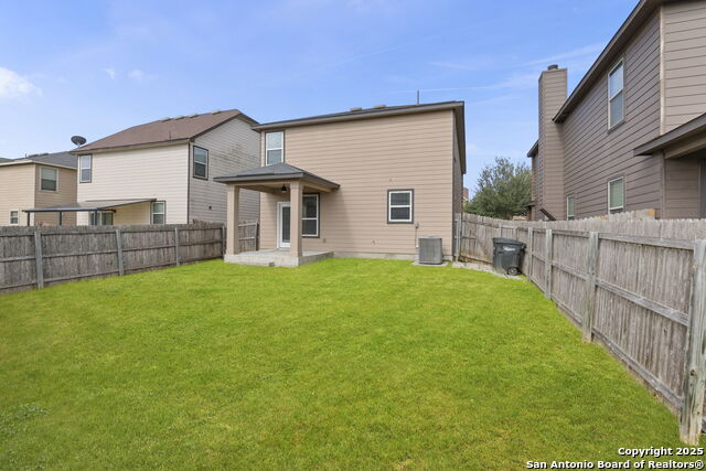 Image 33 of 37 For 3917 Legend Pond