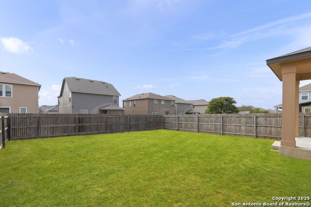 Image 34 of 37 For 3917 Legend Pond