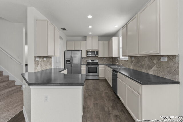 Image 7 of 37 For 3917 Legend Pond