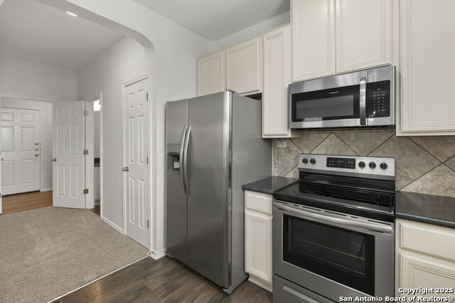 Image 9 of 37 For 3917 Legend Pond