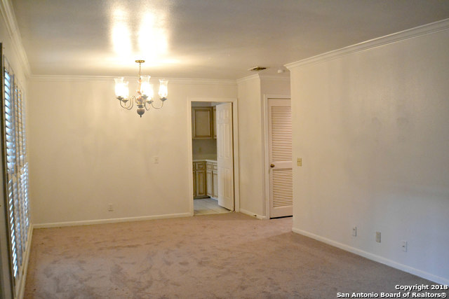 Image 5 of 18 For 165 Rampart Dr W 704