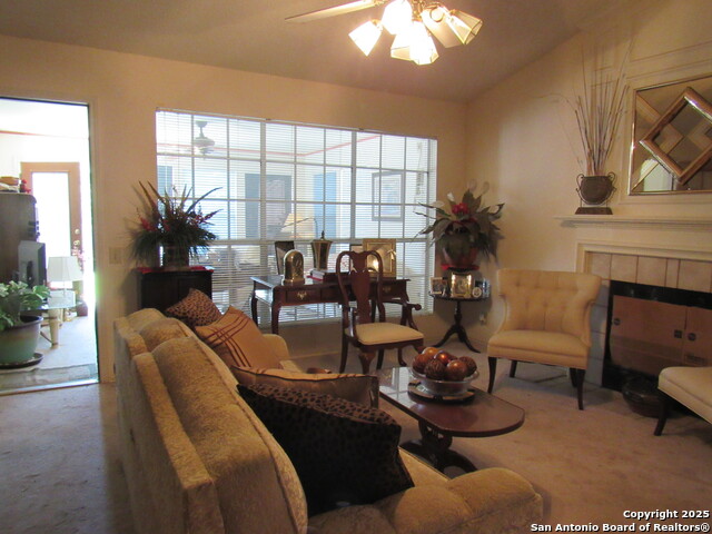 Listing photo id 9 for 8522 Quail Wood