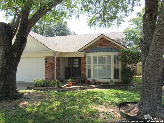 Listing photo id 1 for 8522 Quail Wood