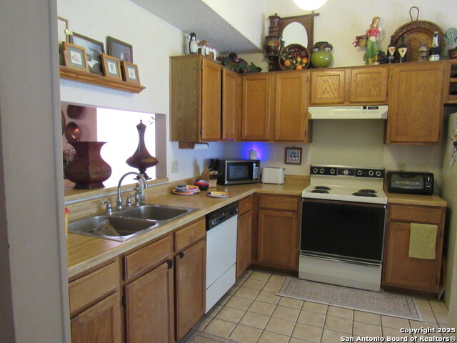 Listing photo id 5 for 8522 Quail Wood