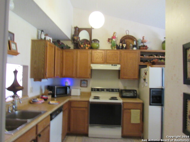 Listing photo id 6 for 8522 Quail Wood