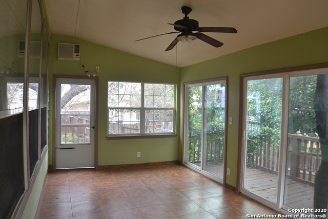 Image 17 of 21 For 12360 Hart Crest