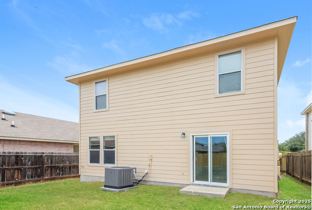 Listing photo id 2 for 9659 Kennebec