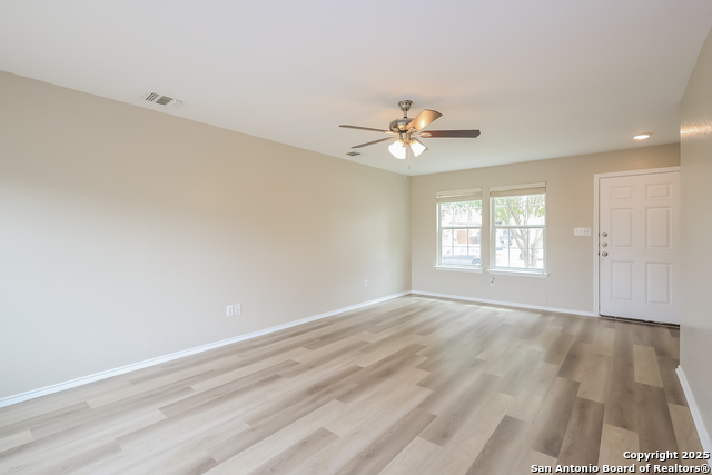 Listing photo id 6 for 9659 Kennebec