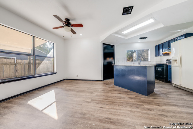 Image 9 of 25 For 11733 Spring Ridge