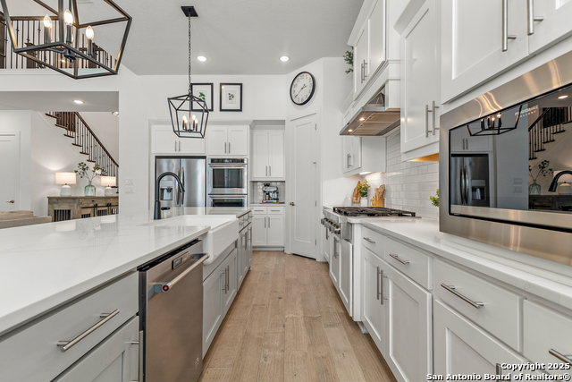 Image 9 of 27 For 7011 Cantera Manor