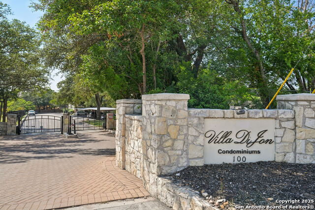 Image 2 of 27 For 100 Lorenz  1204