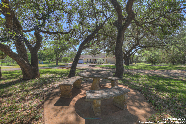 Listing photo id 8 for 830 Palomino Lane