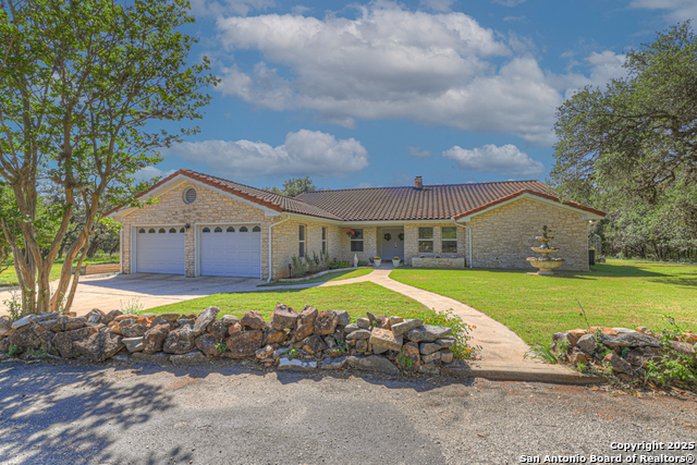 Listing photo id 9 for 830 Palomino Lane