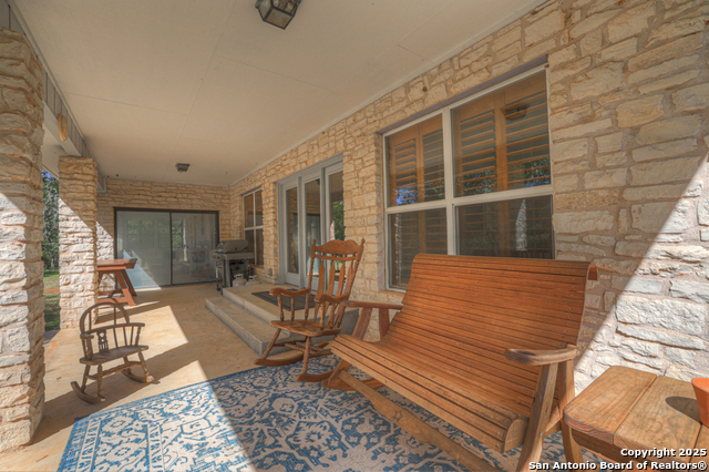 Listing photo id 15 for 830 Palomino Lane