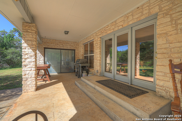 Listing photo id 16 for 830 Palomino Lane