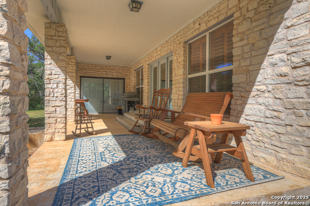 Listing photo id 17 for 830 Palomino Lane