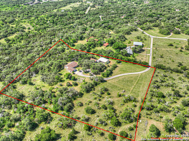 Listing photo id 0 for 830 Palomino Lane