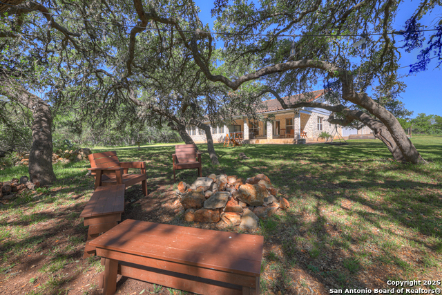 Listing photo id 20 for 830 Palomino Lane