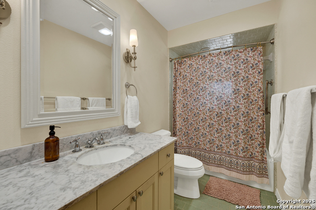 Listing photo id 25 for 830 Palomino Lane
