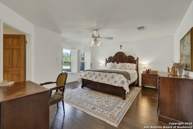 Listing photo id 27 for 830 Palomino Lane