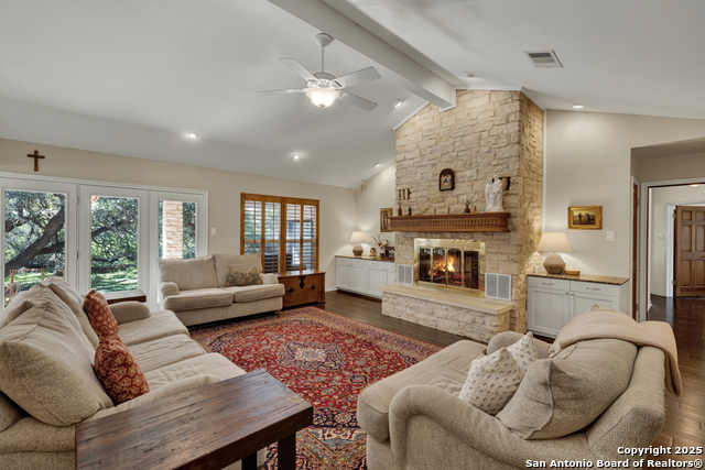 Listing photo id 1 for 830 Palomino Lane