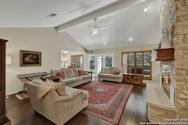 Listing photo id 2 for 830 Palomino Lane