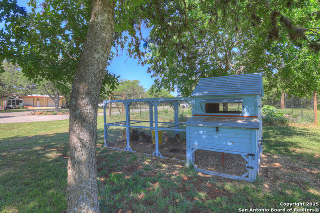 Listing photo id 41 for 830 Palomino Lane