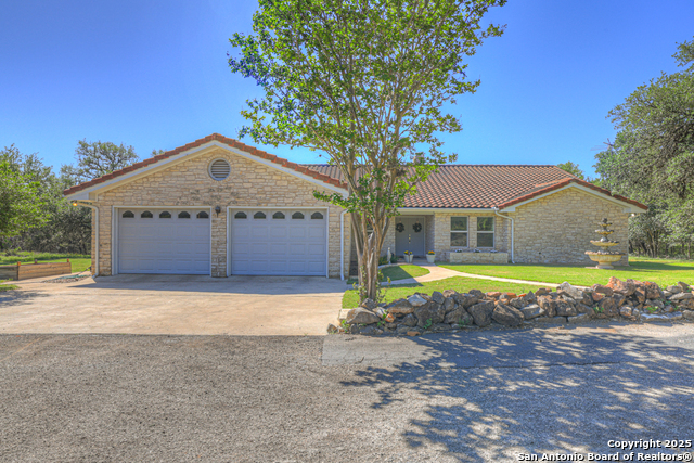 Listing photo id 44 for 830 Palomino Lane