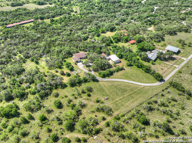 Listing photo id 3 for 830 Palomino Lane