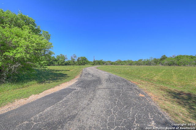 Listing photo id 5 for 830 Palomino Lane