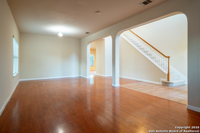 Image 7 of 49 For 9207 Larsons