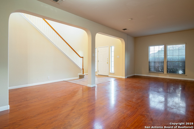 Image 9 of 49 For 9207 Larsons