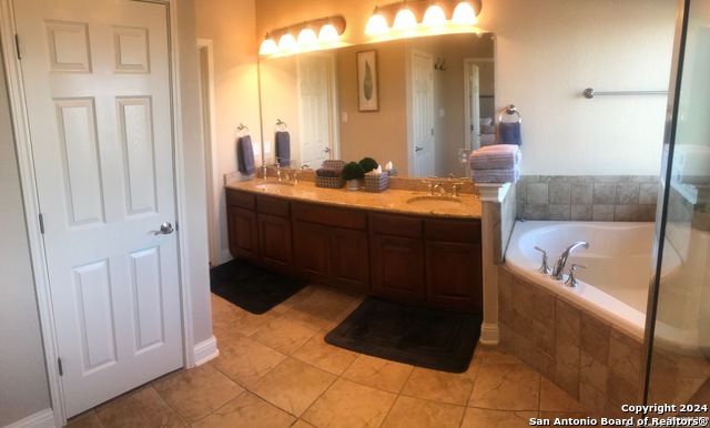 Image 15 of 29 For 8250 Cruiseship Bay  1202