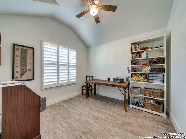 Image 18 of 31 For 102 La Cima