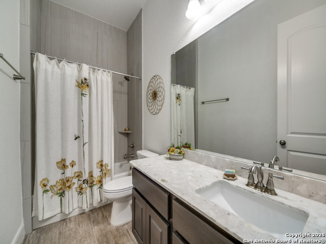 Image 20 of 31 For 102 La Cima