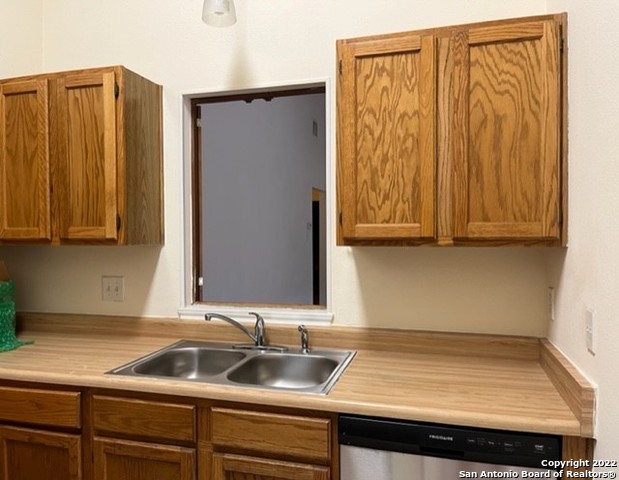 Image 8 of 25 For 13614 Stony Forest Dr