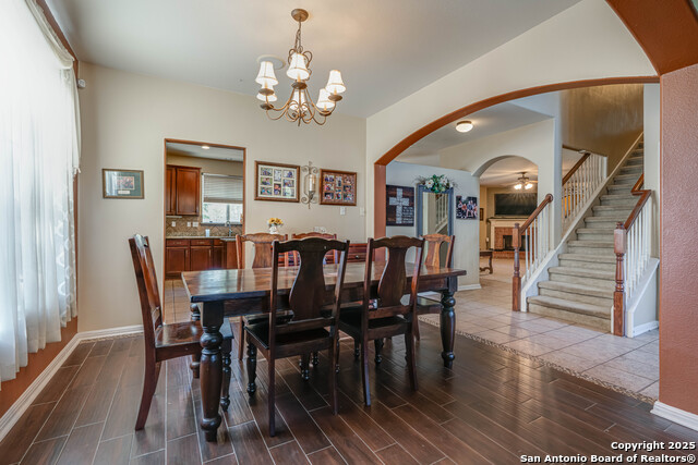 Image 17 of 36 For 3303 Cambria