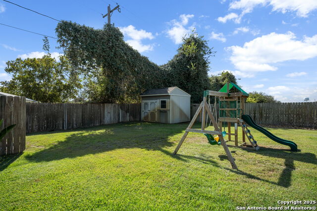 Image 32 of 34 For 1601 Clover Ridge