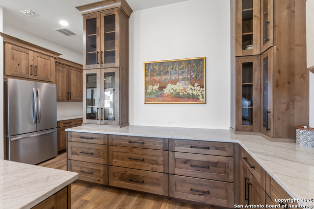 Image 13 of 46 For 673 Travis Forest