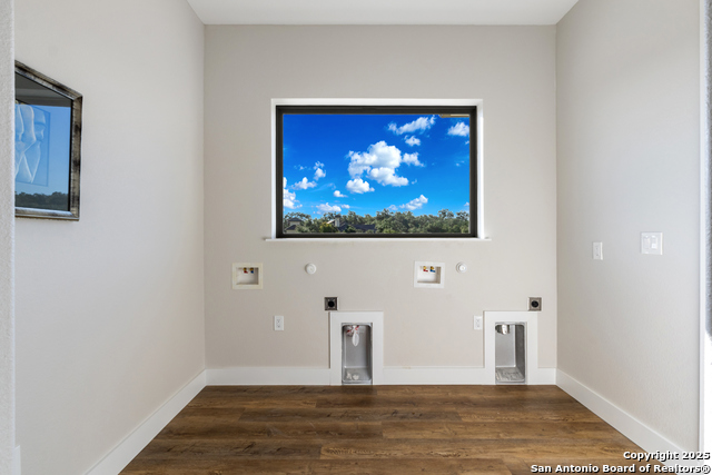 Image 19 of 46 For 673 Travis Forest