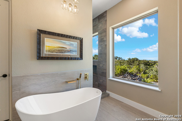 Image 24 of 46 For 673 Travis Forest