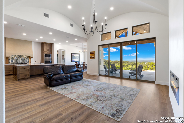 Image 6 of 46 For 673 Travis Forest