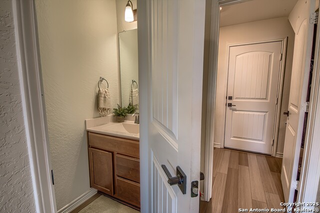 Listing photo id 11 for 6522 Cibolo Springs